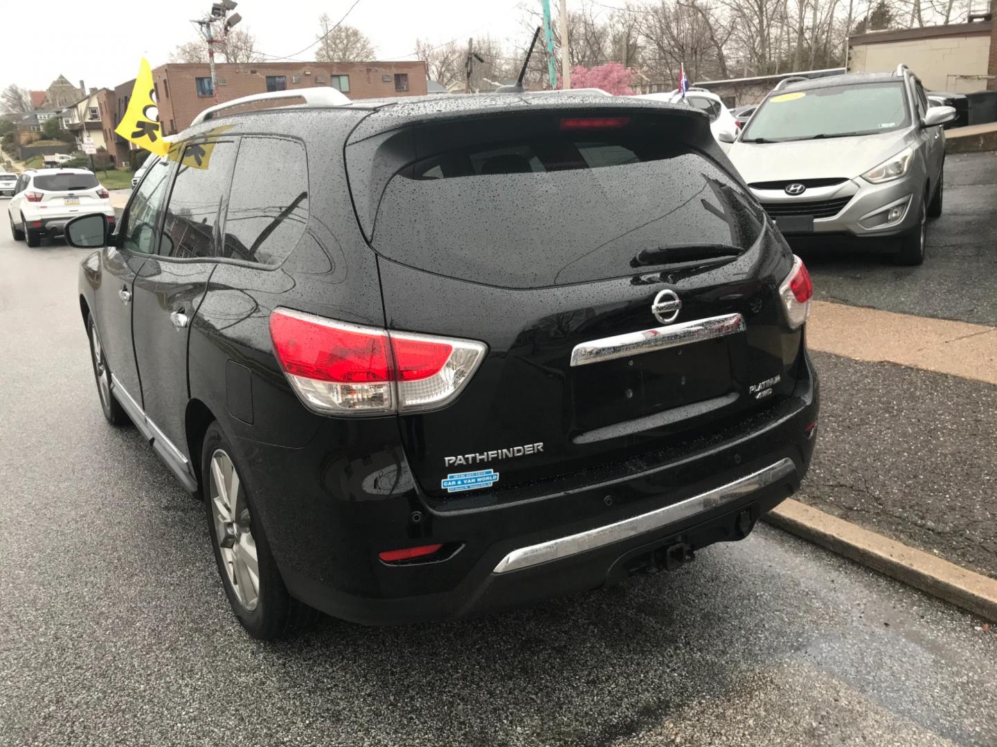 2013 Black /Tan Nissan Pathfinder Platinum (5N1AR2MM2DC) with an 3.5 V6 engine, Automatic transmission, located at 577 Chester Pike, Prospect Park, PA, 19076, (610) 237-1015, 39.886154, -75.302338 - Photo#5